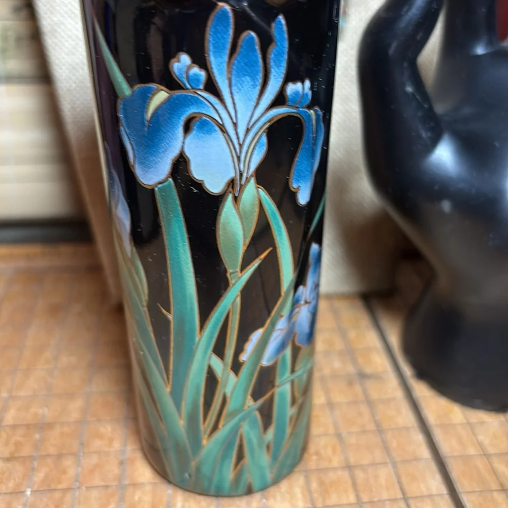 Black Onyx San Francisco Black Ceramic Vase w Blue Iris Design GUC 6”Hx2 5/8”D - Picture 7 of 17